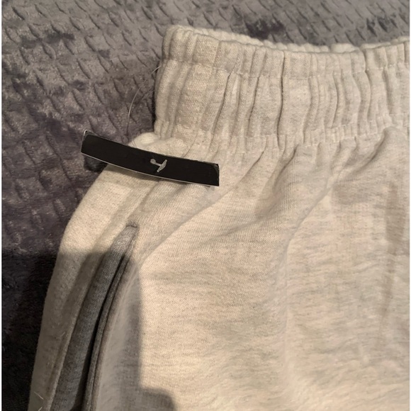 Brand new Nike Fleece Tech Shorts Men’s XL - Picture 4 of 5